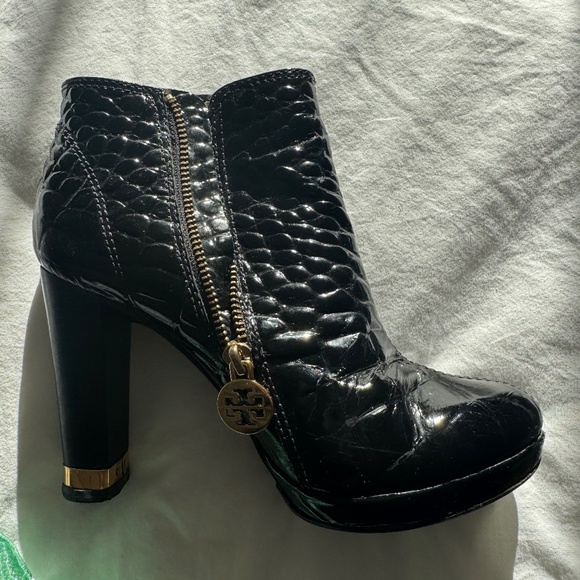 Tory Burch embossed croc ankle boots - Picture 1 of 4